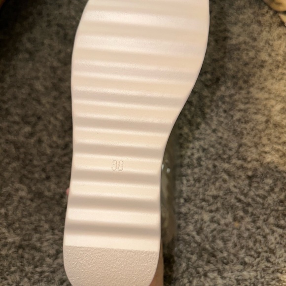 SHEIN Cream Loafers with Gold Chain Detail - Picture 3 of 4